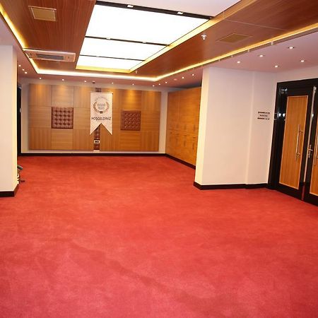 Atasehir Palace Hotel & Conference Istanbul Exterior foto