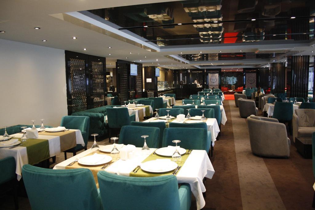 Atasehir Palace Hotel & Conference Istanbul Exterior foto