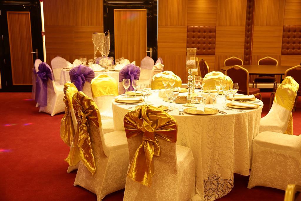 Atasehir Palace Hotel & Conference Istanbul Exterior foto