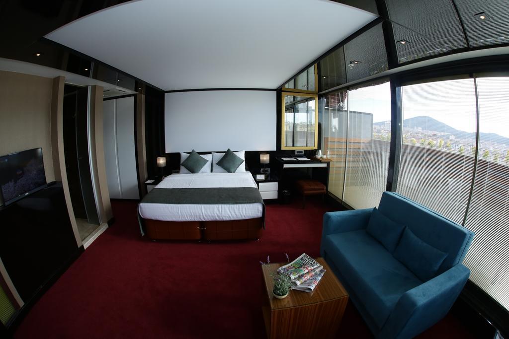 Atasehir Palace Hotel & Conference Istanbul Exterior foto